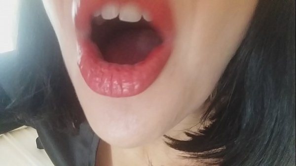 प्रिये, आज तुझी सावत्र आई तुला शाळेत जाऊ देणार नाही... मला तुझी खूप गरज आहे...